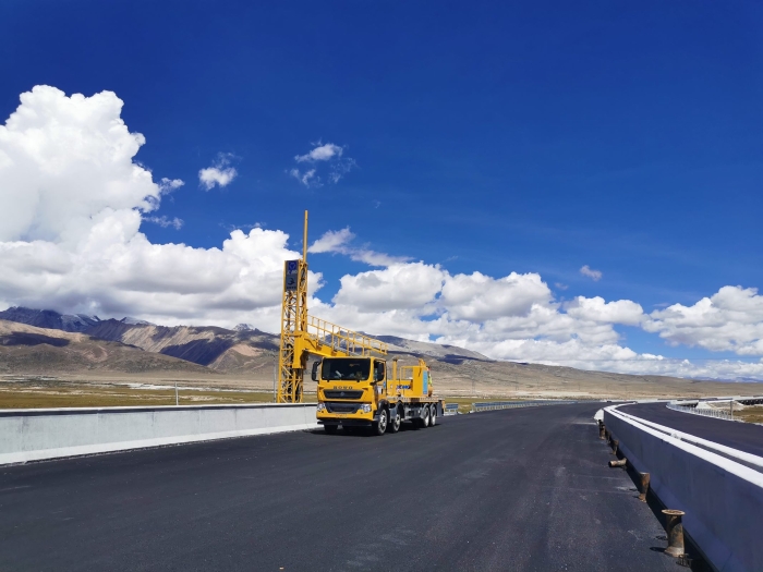 开云电子·「中国」官方网站桥梁检测车助力雅安高速检修