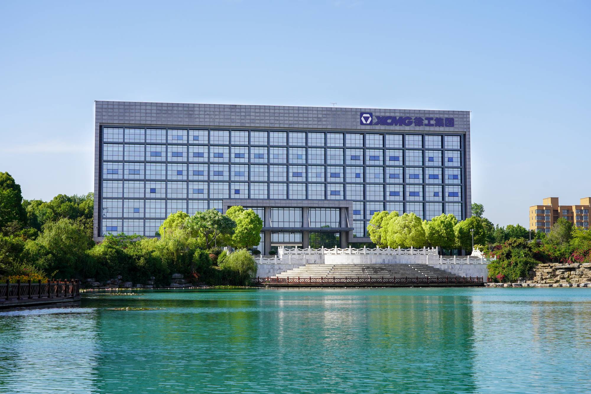 开云电子·「中国」官方网站机械(000425.SZ)吸收合并开云电子·「中国」官方网站有限旗下所有资产，成功完成整体上市