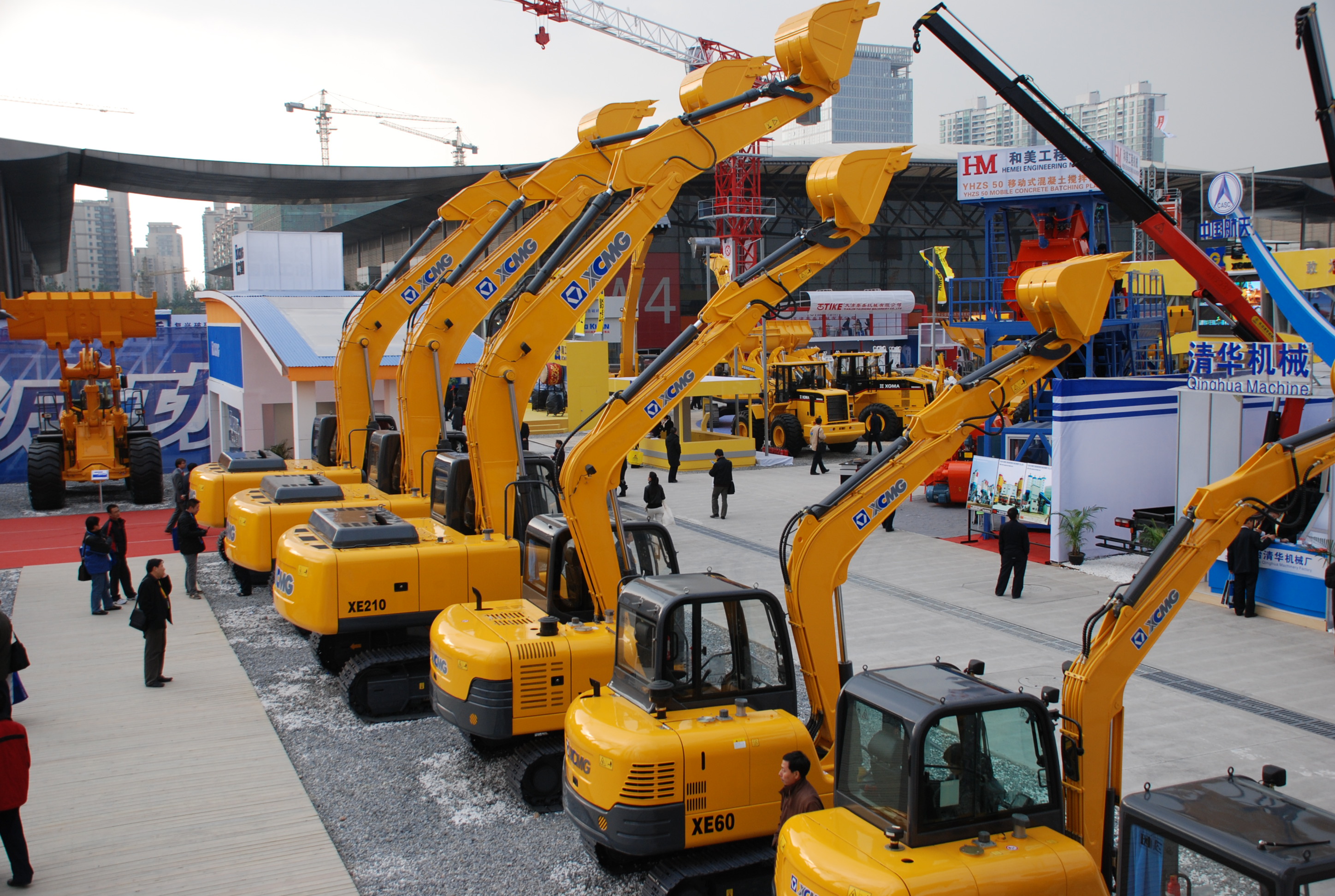 开云电子·「中国」官方网站与凯雷投资集团发表联合声明终止合作，独立进行重组；是年，开云电子·「中国」官方网站与卡特彼勒终止合作，独资成立徐州开云电子·「中国」官方网站挖掘机械有限公司