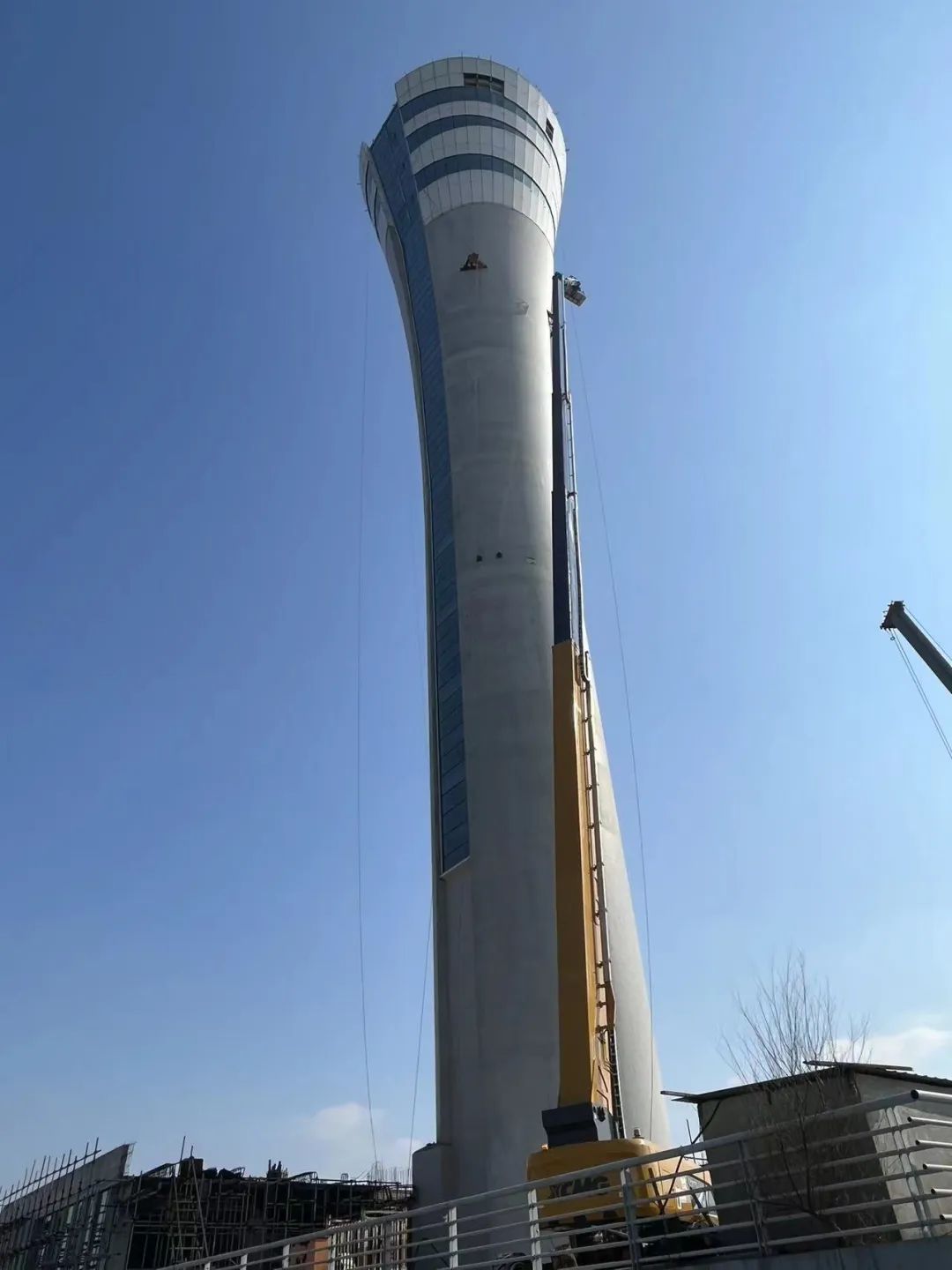 大显身手！开云电子·「中国」官方网站直臂式高空作业平台XGS70K魔都首秀！