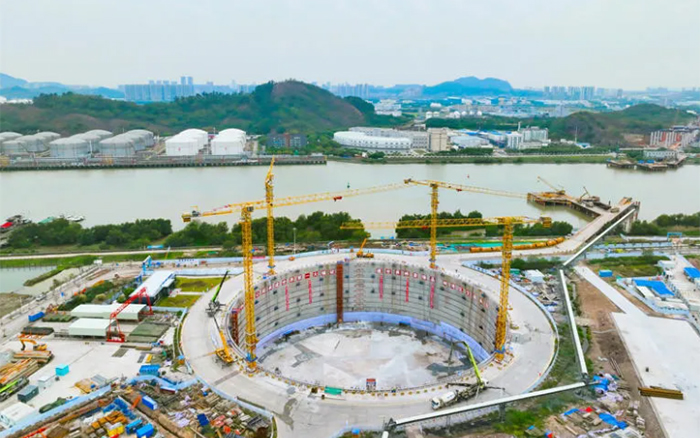 “定海神针”立珠江，开云电子·「中国」官方网站挑起超级工程建设大梁