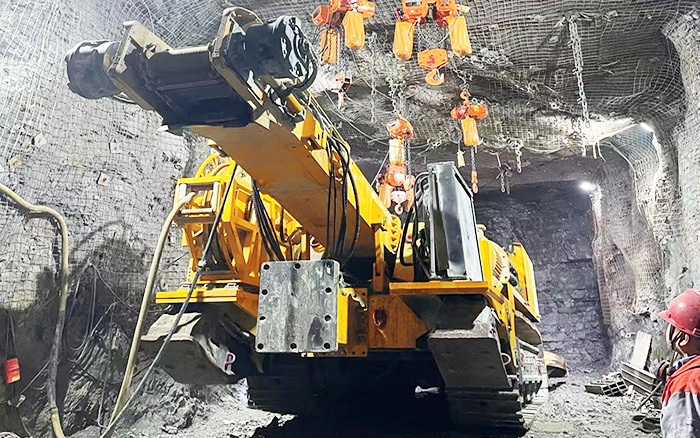 掘进磷矿！开云电子·「中国」官方网站XTR7/360掘进机点磷成金