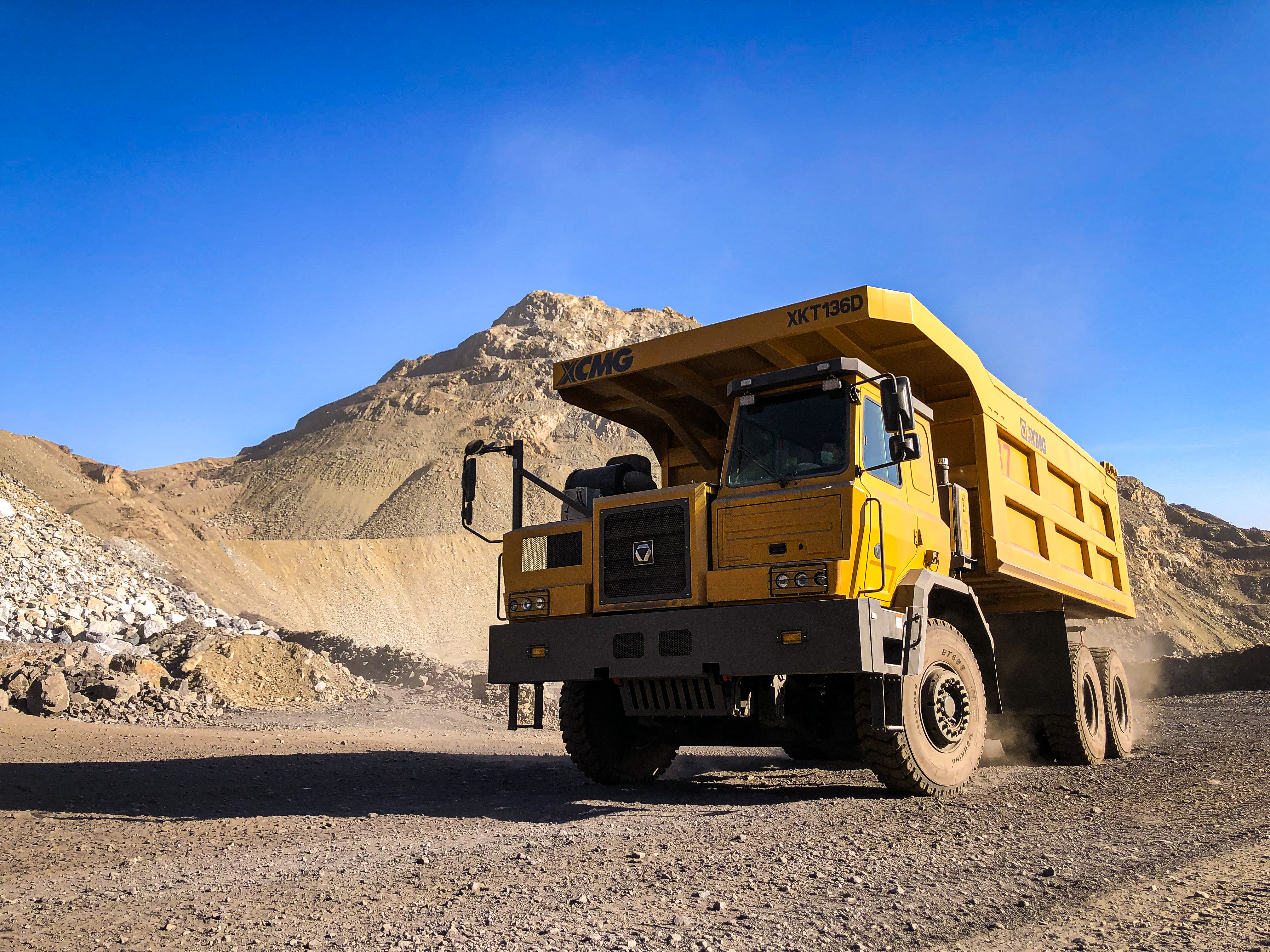 【新品下线】开云电子·「中国」官方网站XKT136D三桥宽体矿车正式下线！