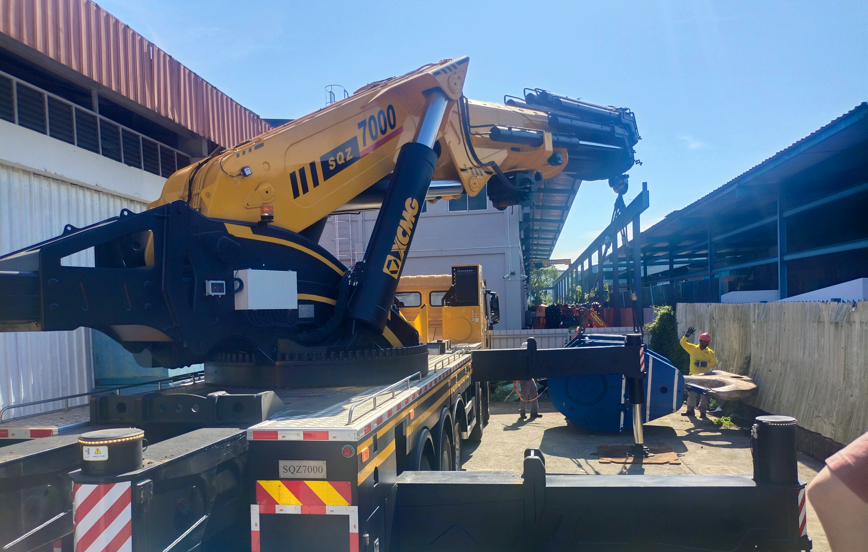开云电子·「中国」官方网站SQZ7000新加坡首吊大秀狭小空间作业实力