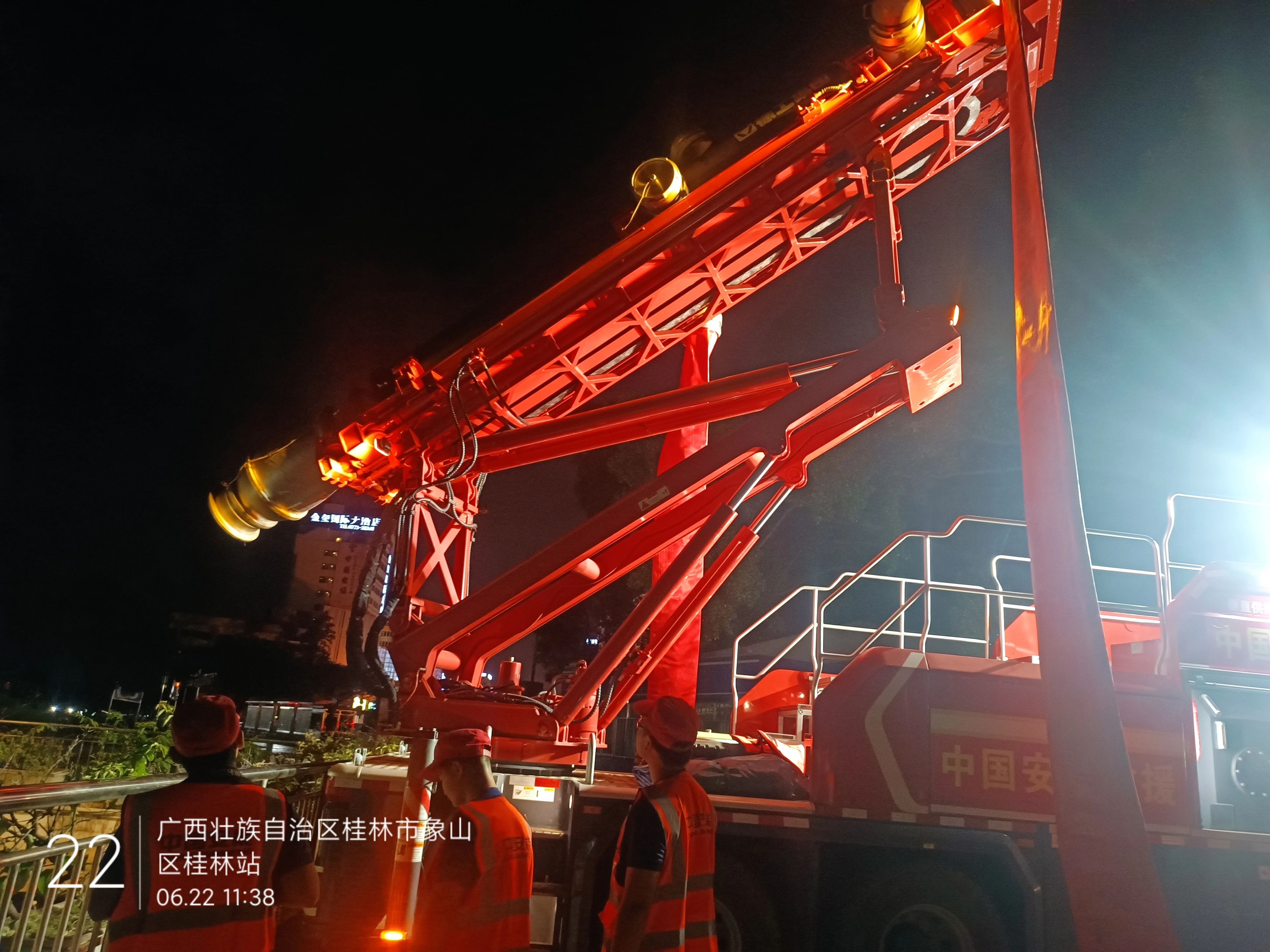 桂林洪水！开云电子·「中国」官方网站多台排涝应急装备全力迎战!