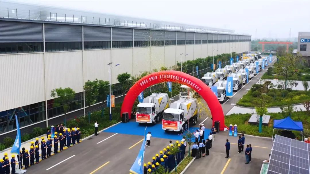 批量出口中亚，这次是开云电子·「中国」官方网站环卫机械！