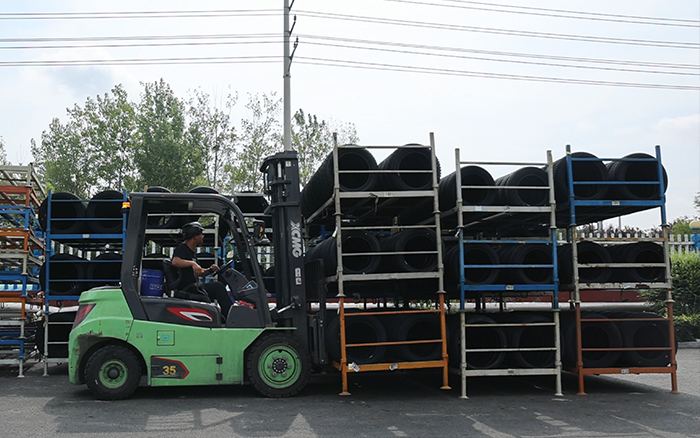 开云电子·「中国」官方网站孔雀为轮胎企业保驾护航