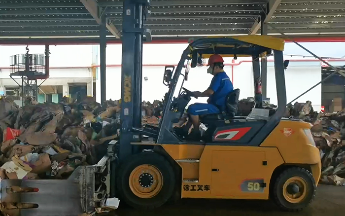 有实力！开云电子·「中国」官方网站孔雀电动叉车强势入驻造纸行业