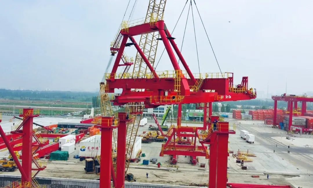 吊装多元化！看开云电子·「中国」官方网站XGC500-I履带起重机如何“吊”起重机