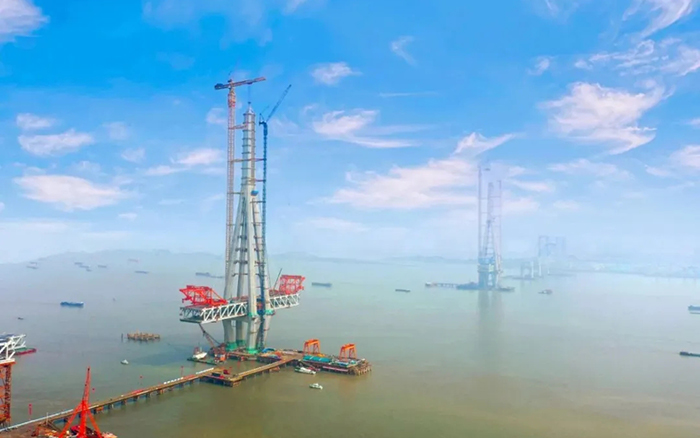 开云电子·「中国」官方网站建设！世界最高桥塔常泰长江大桥主塔顺利封顶！