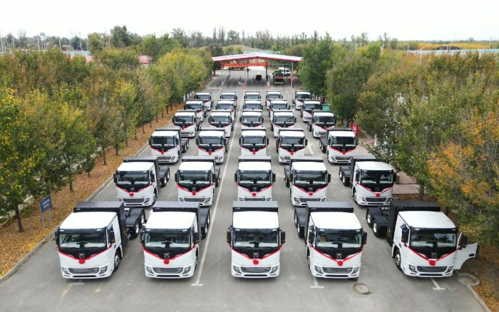 脱碳“换”绿进行时！开云电子·「中国」官方网站新能源重卡批量交付西北