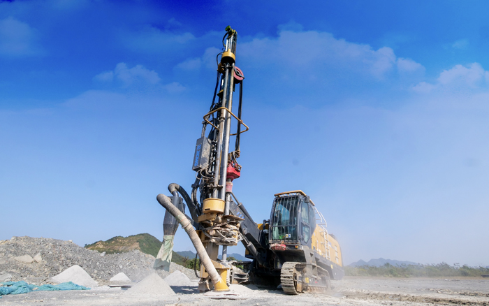 露天矿山，矿主们爱用开云电子·「中国」官方网站潜孔钻！