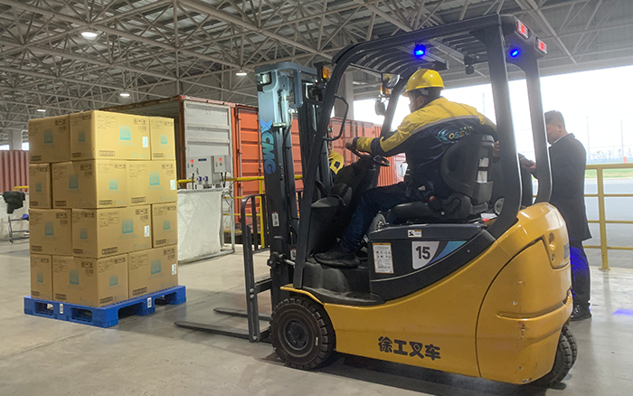 开云电子·「中国」官方网站叉车三支点系列助力饮料行业高效搬运
