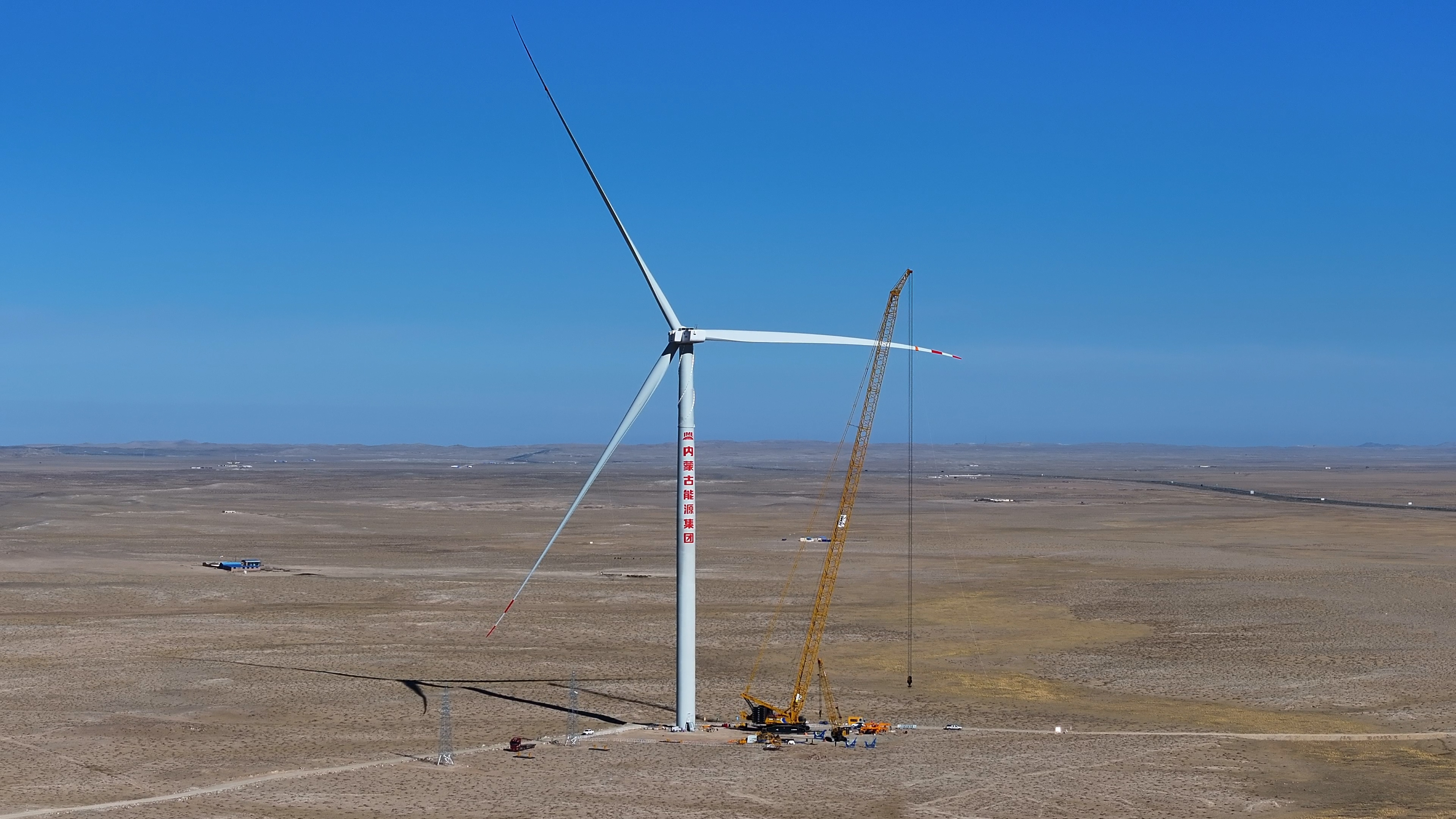 1300吨级新品风电首秀！开云电子·「中国」官方网站千吨级起重机再添实力干将