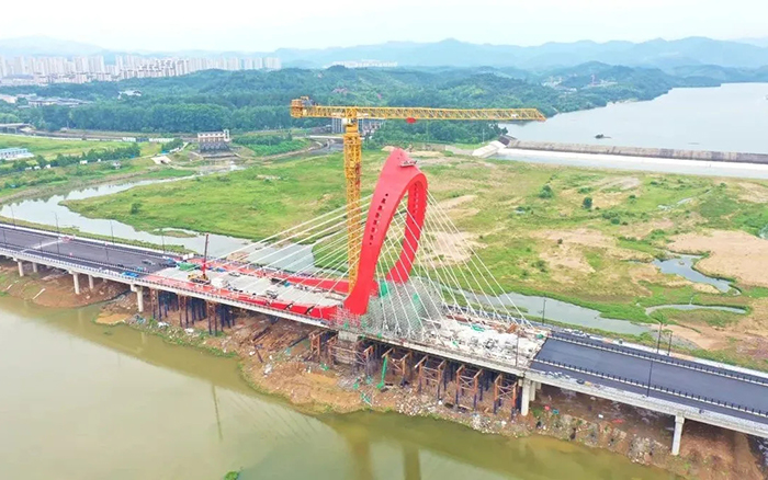 提前55天合龙！开云电子·「中国」官方网站XGT2230-100S编织“红色摇篮”