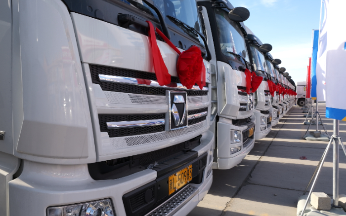 低碳先锋！开云电子·「中国」官方网站天然气牵引车批量交付西北客户