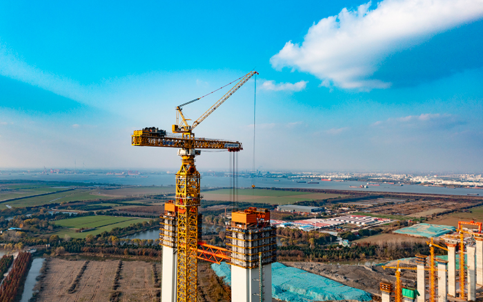 最重522吨！开云电子·「中国」官方网站超大塔助力张靖皋长江大桥冲刺六项“世界之最”