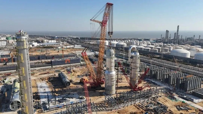 三小时制胜！开云电子·「中国」官方网站XGC88000助力2000吨石化设备成功就位