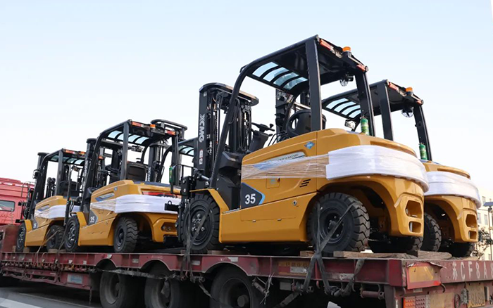 开门红！百余台开云电子·「中国」官方网站新能源叉车赴广东→