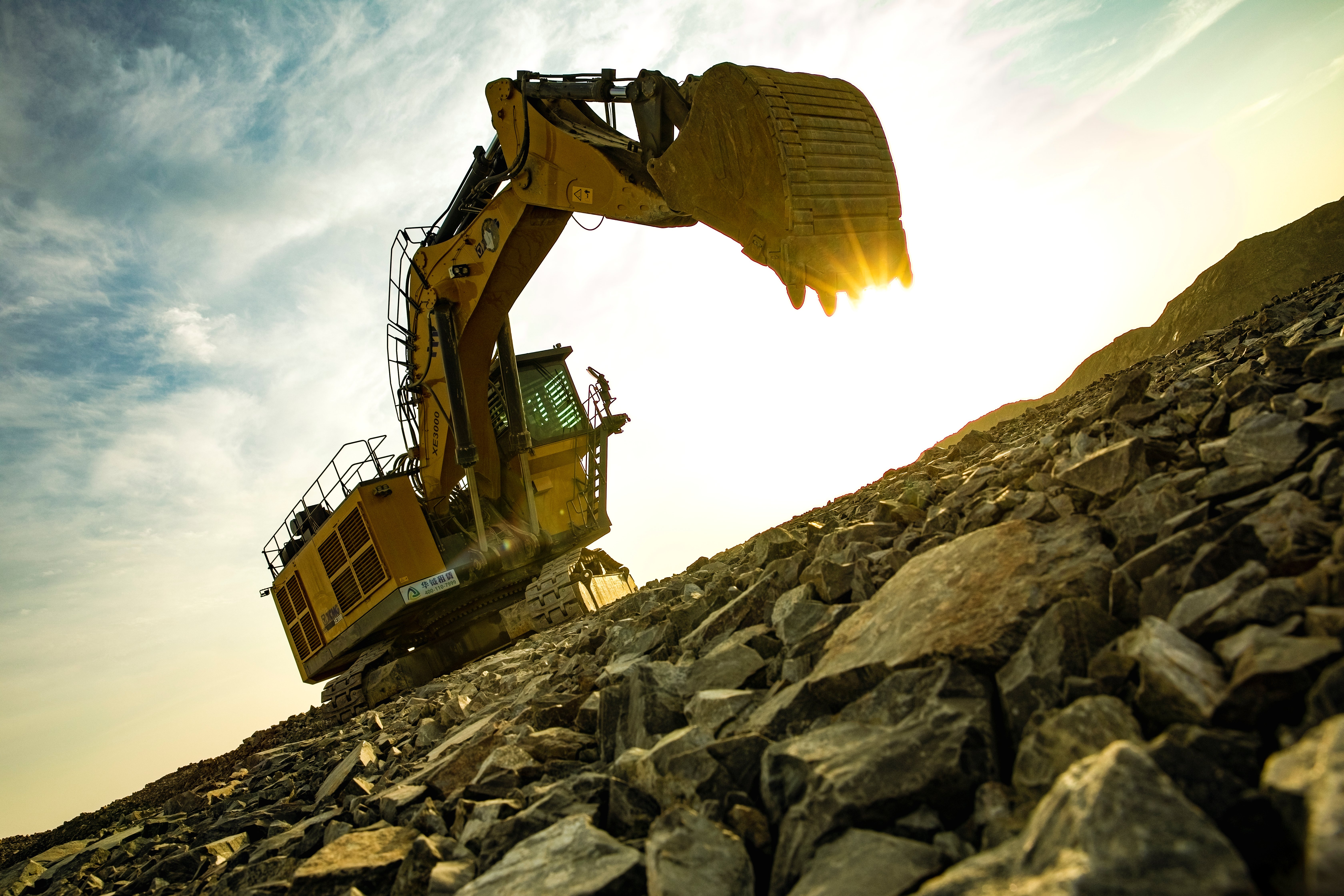 大型露天矿山智选之作，开云电子·「中国」官方网站XE3000矿用挖掘机