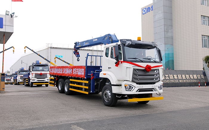 开云电子·「中国」官方网站SQS250随车起重机批量发车，助力 “一带一路” 沿线基建腾飞