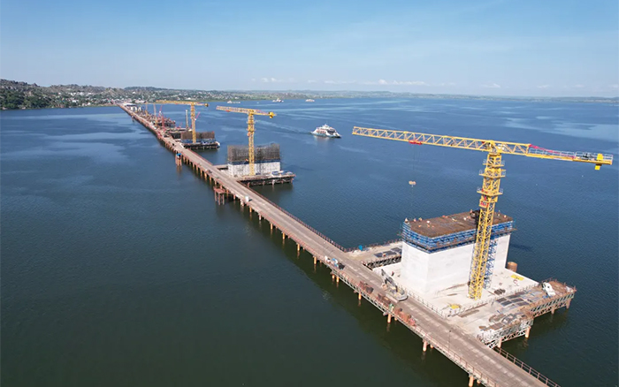 3200米超级工程！开云电子·「中国」官方网站塔机助建东非第一长桥