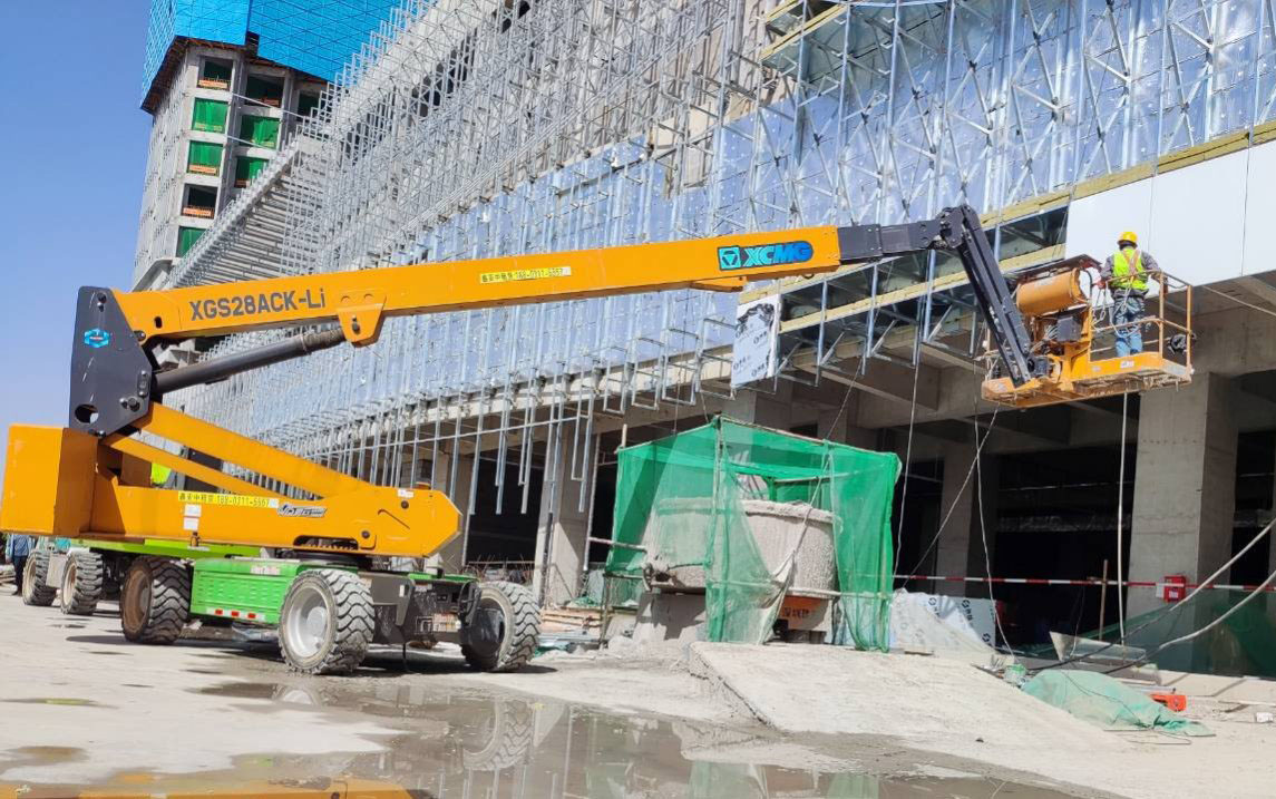 开云电子·「中国」官方网站高空利器，为河北邢台某新能源厂房建设 “加速”