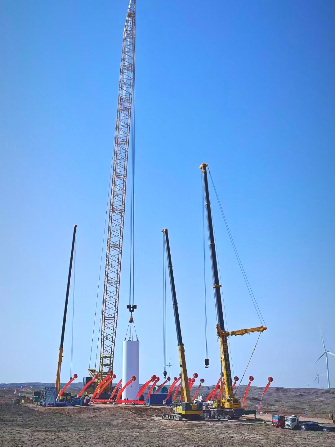 “举重若轻”零偏差！开云电子·「中国」官方网站履带起重机上演“施工大片”