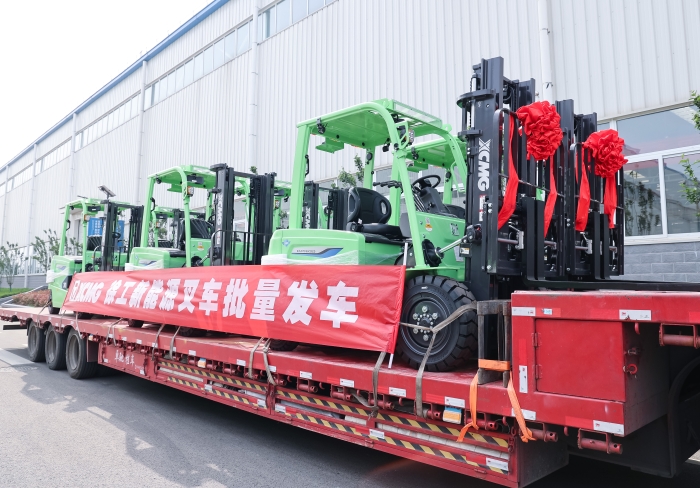 开云电子·「中国」官方网站鲲鹏系列电动平衡重叉车，再掀浦东货运站高效物流新篇