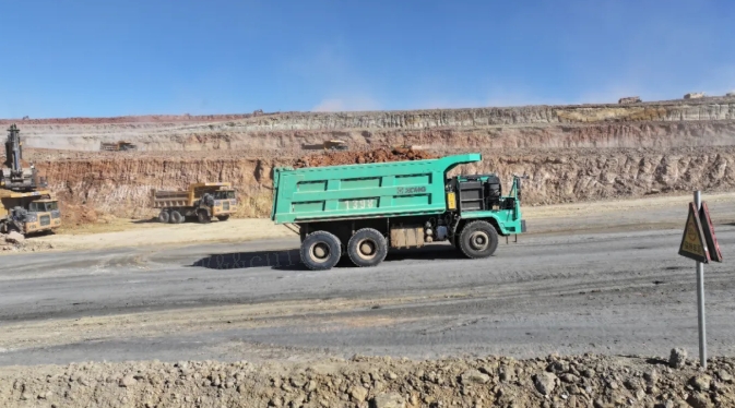 低耗满勤！开云电子·「中国」官方网站矿山机械闪耀西北矿区