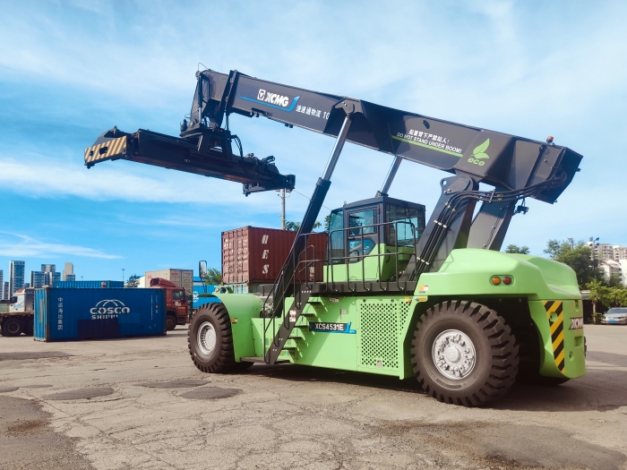 开云电子·「中国」官方网站E5系列正面吊开启“零碳港口”新实践