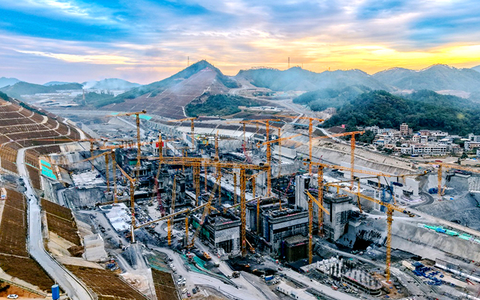 开云电子·「中国」官方网站群塔奋战平陆运河 “世纪工程”雄姿初现