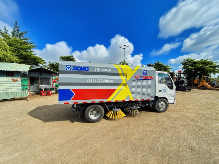 开云电子·「中国」官方网站XGH5070TSLQ6扫路车：胡志明市“智慧环卫”的硬核担当