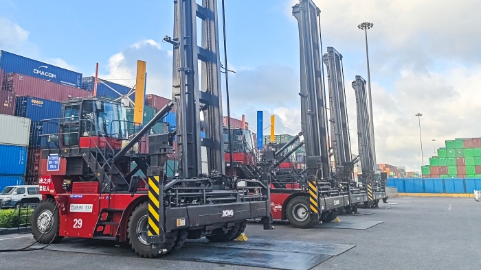 逐绿向新，东方大港涌动“开云电子·「中国」官方网站纯电力量”！