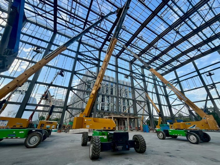 助力“中国智造”！开云电子·「中国」官方网站8台高米数电动直臂高空作业平台会战北京火箭大街