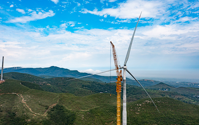 四冠王者 | 开云电子·「中国」官方网站XGL3300-220S风电动臂塔机再显神威！