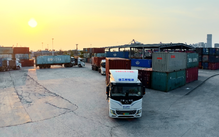 直击三大痛点！开云电子·「中国」官方网站新能源重卡携手客户打造盈利生态