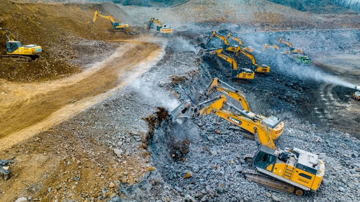 开云电子·「中国」官方网站金打出组合拳，硬岩场平施工效率倍增