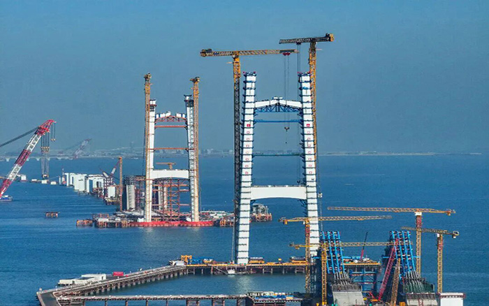 超级工程，开云电子·「中国」官方网站“双塔”助力封顶！