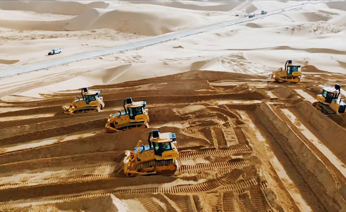 沙漠施工五大难题？开云电子·「中国」官方网站D170LGP沙漠型推土机硬核破解！
