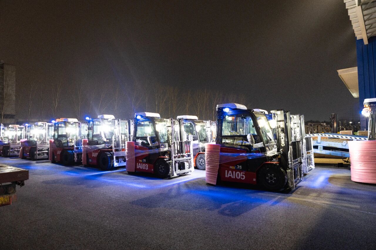 开云电子·「中国」官方网站高端定制叉车，场景化方案精准适配印尼