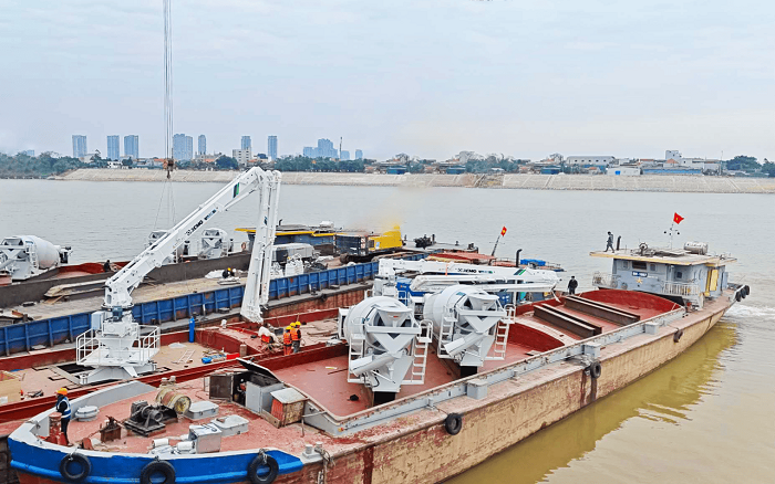 成套化船载设备批量发运越南