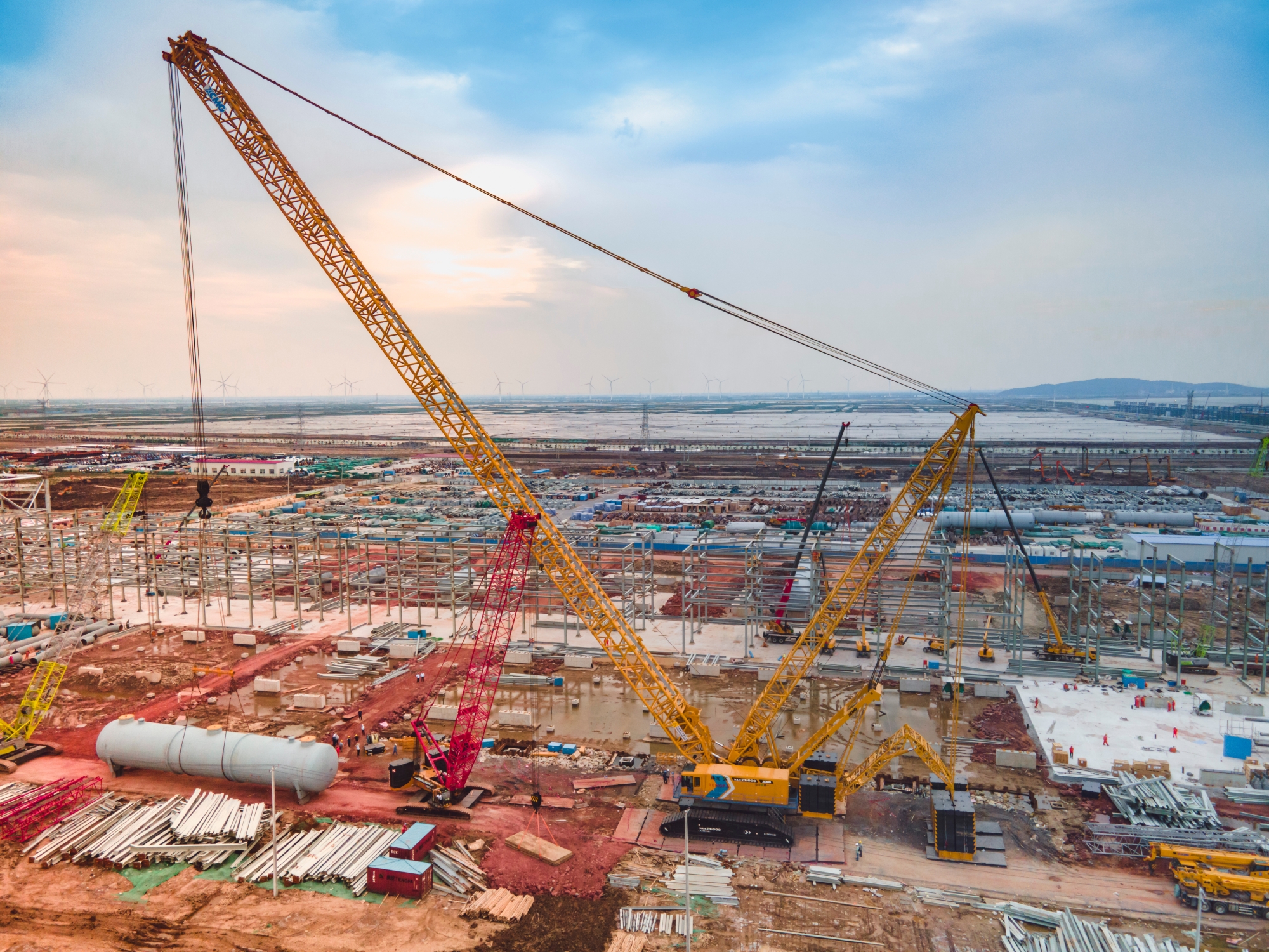 “巨舰”超新星！全球首台开云电子·「中国」官方网站XLC26000闪耀海滨！