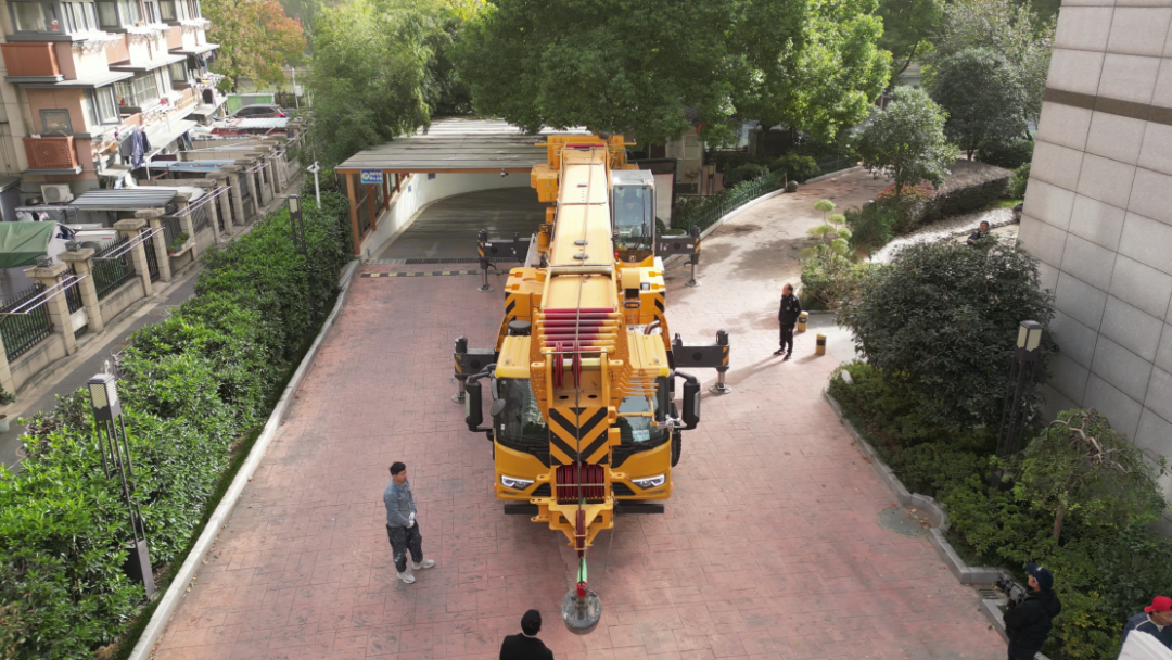 2.8米车宽杀出重围！开云电子·「中国」官方网站G2代四桥130吨极限操作