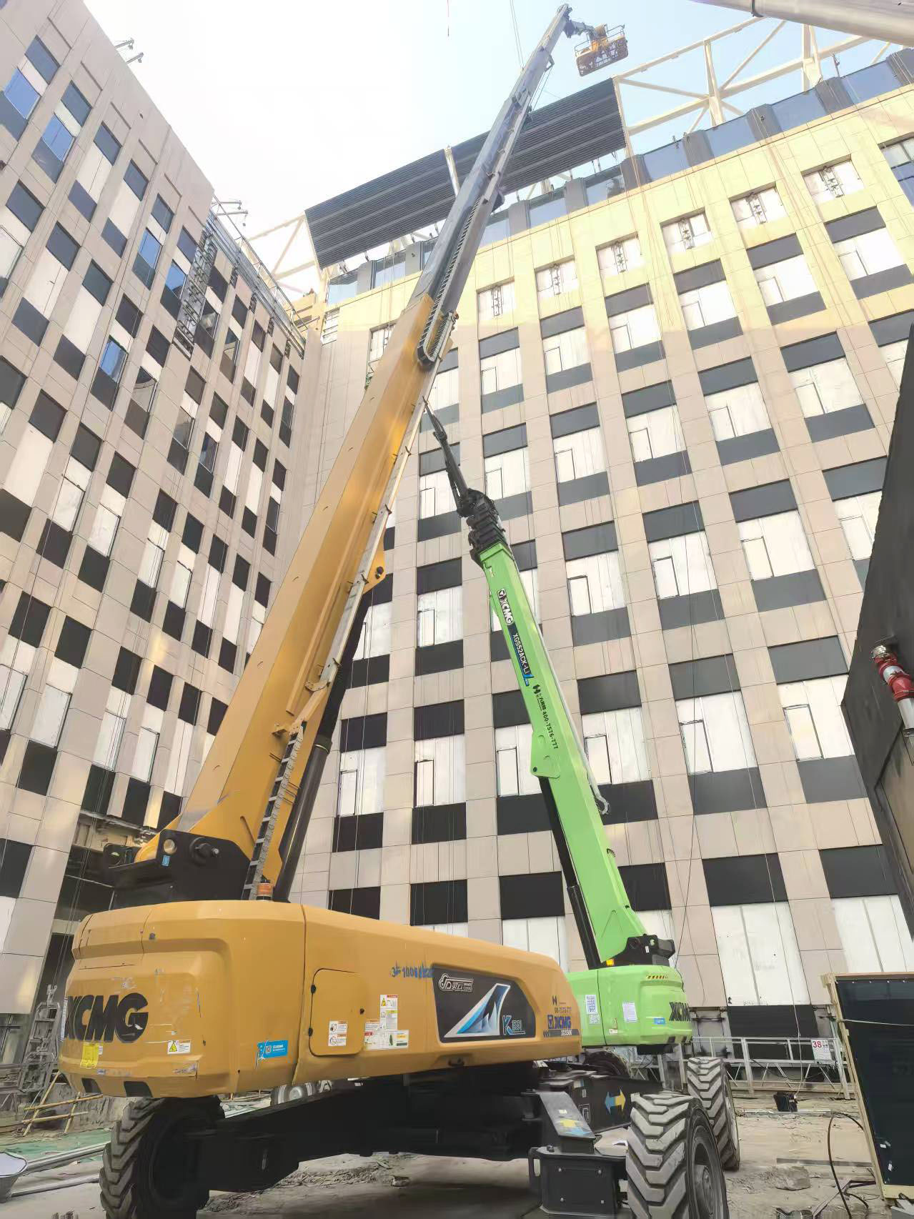 筑梦名校！开云电子·「中国」官方网站高米数直臂高空作业平台护航人大附中项目建设