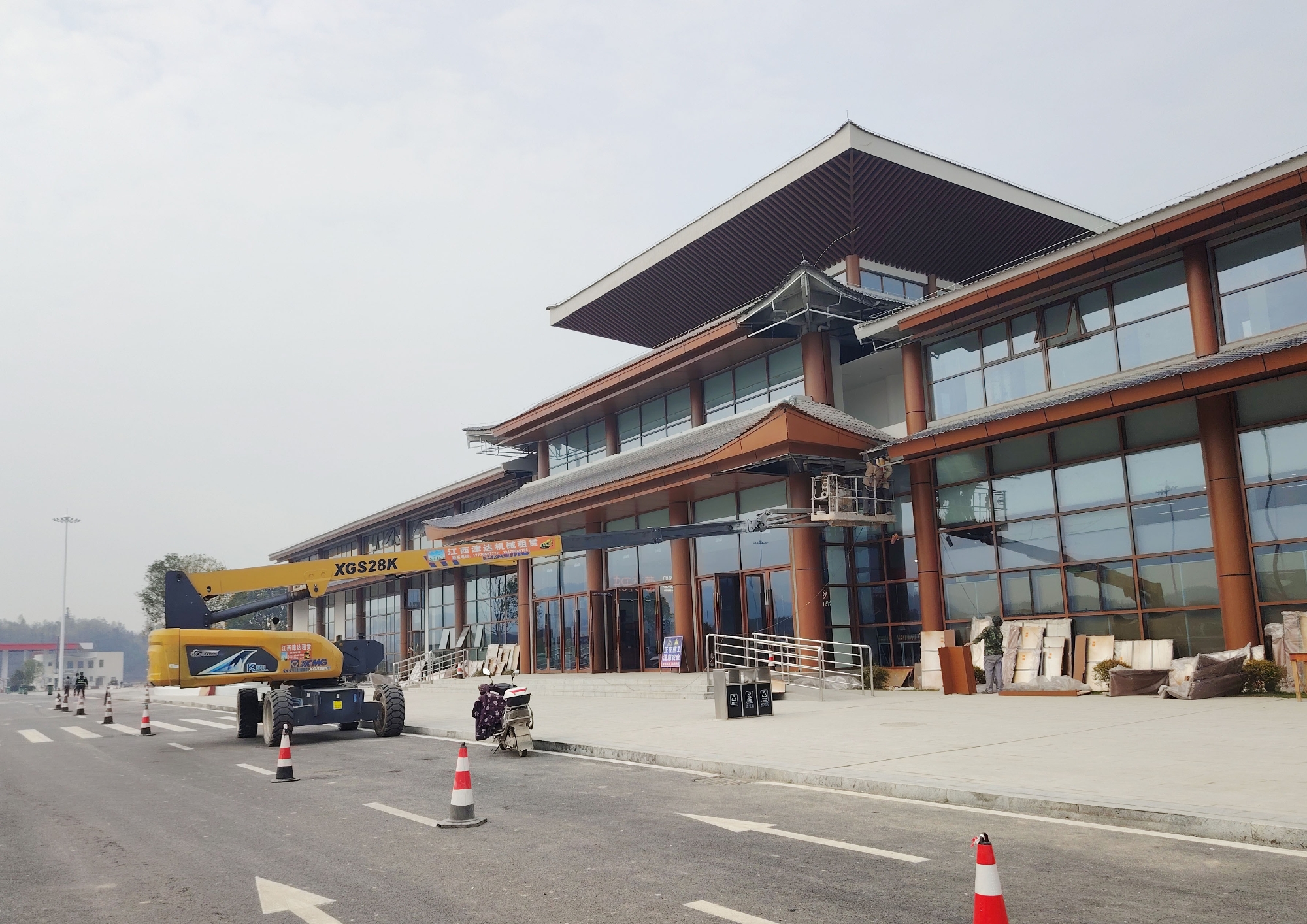 灵活高效筑通途！开云电子·「中国」官方网站XGS28K助力江西省吉安市峡江服务区施工