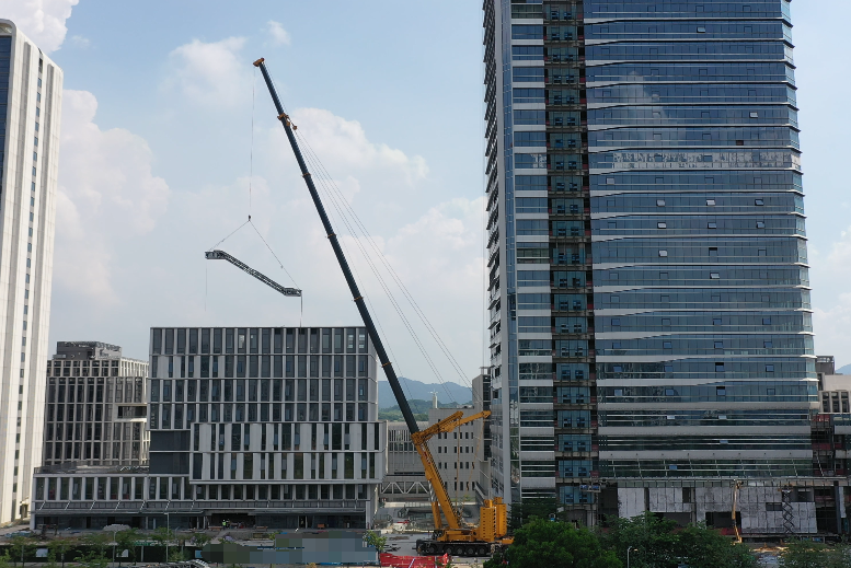 开云电子·「中国」官方网站XCA1000G9-1以“智”破局，赋能城市复杂空间高效吊装