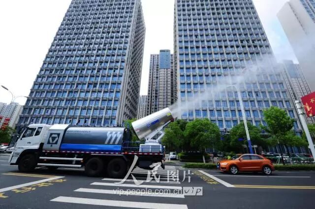 清凉启动！开云电子·「中国」官方网站雾炮车魅力指数100分！